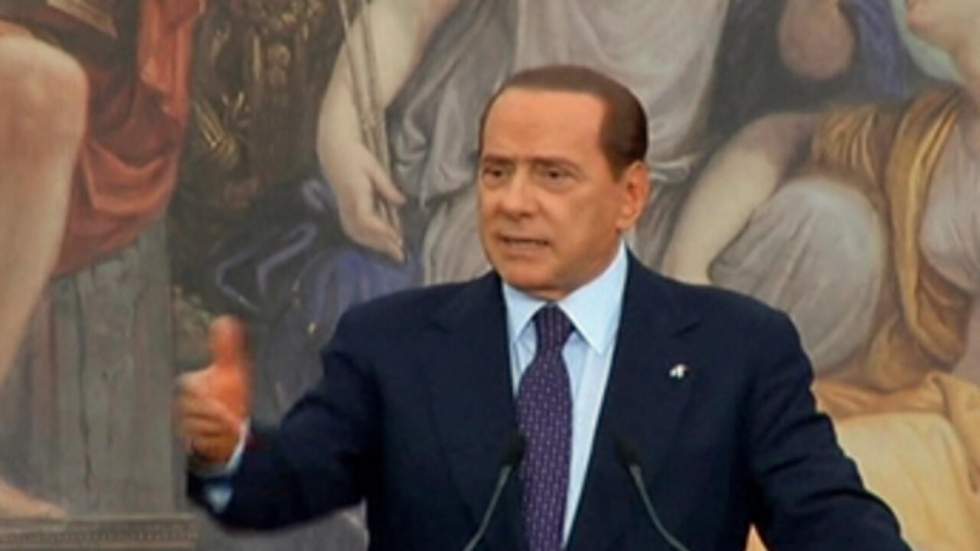 "Silvio Berlusconi est isolé, mais il restera cramponné au pouvoir"