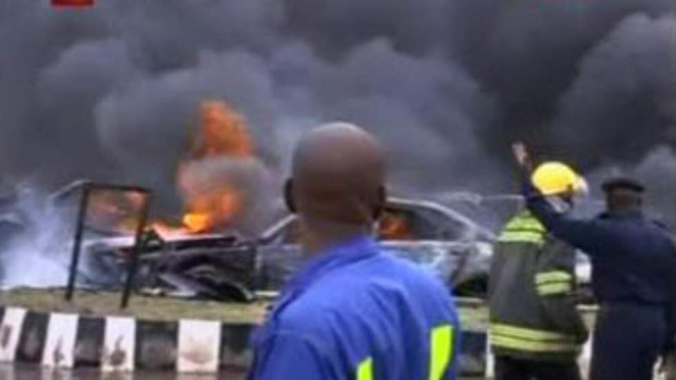 Un groupe islamiste revendique l'attentat contre le QG de la police à Abuja Un groupe islamiste revendique l'attentat contre le QG de la police à Abuja