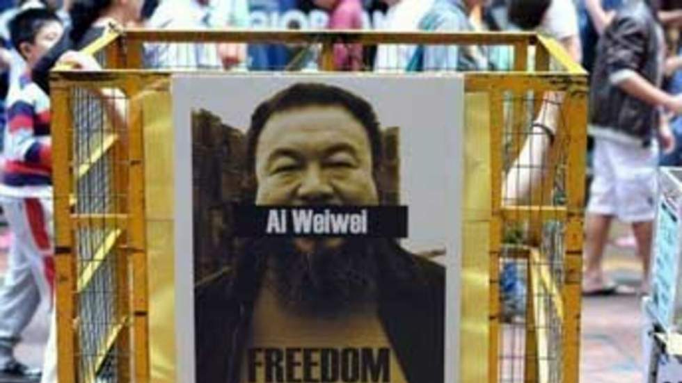 Pékin libère sous caution l'artiste dissident Ai Weiwei