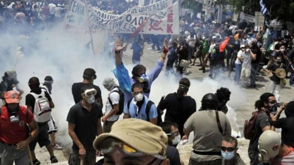 Un dernier vote attendu sur fond de tensions à Athènes