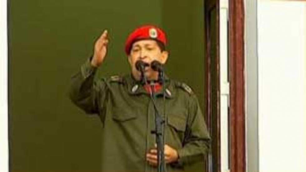 Hugo Chavez accueilli par des milliers de partisans à Caracas