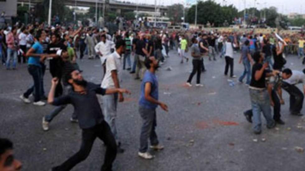 Violents heurts au Caire entre manifestants et partisans de l'armée