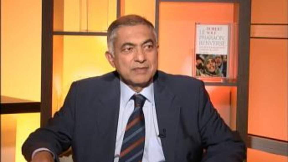 Robert Solé, auteur de "Le Pharaon renversé, 18 jours qui ont changé l'Égypte" Robert Solé, auteur de "Le Pharaon renversé, 18 jours qui ont changé l'Égypte"
