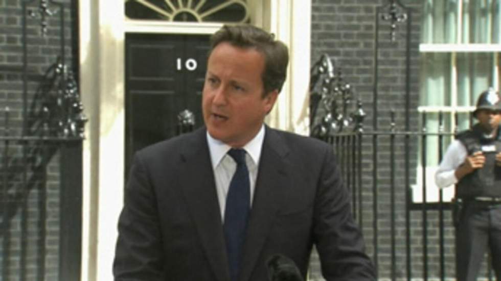 Le Premier ministre David Cameron adopte des mesures d'urgence