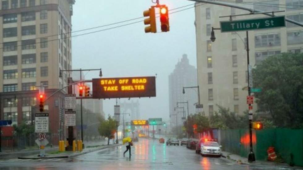La tempête Irène provoque la mort de 18 personnes sur la côte Est, New York épargnée La tempête Irène provoque la mort de 18 personnes sur la côte Est, New York épargnée