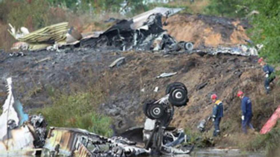 Un avion de ligne s'écrase au nord de Moscou, des dizaines de victimes