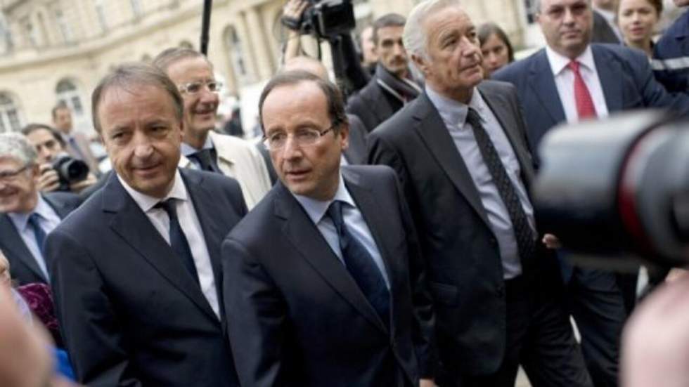 Hollande largement vainqueur devant Sarkozy, selon un sondage CSA