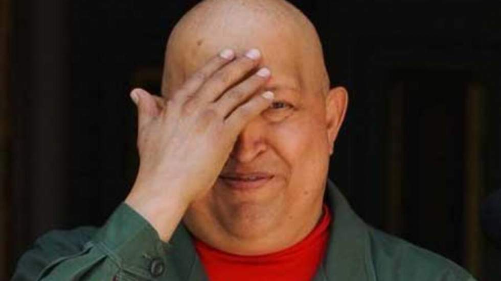 Le président Hugo Chavez dit être "libéré" de son cancer