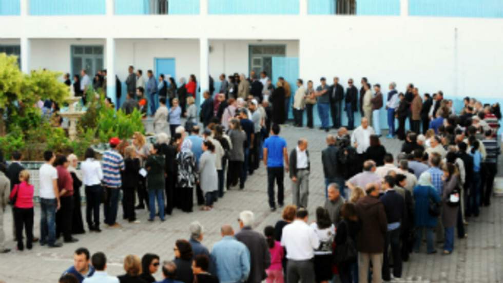 Mobilisation massive des Tunisiens pour un scrutin historique