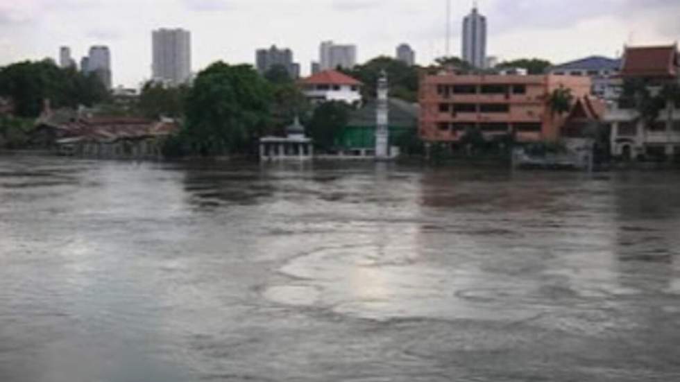 Bangkok menacée par une montée des eaux historique