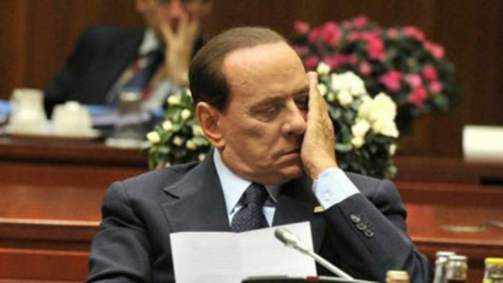 Berlusconi remporte un vote crucial mais perd la majorité absolue