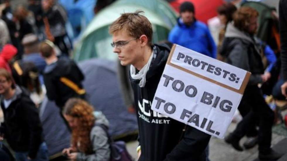 Des milliers d'étudiants ont manifesté contre les coupes budgétaires Des milliers d'étudiants ont manifesté contre les coupes budgétaires