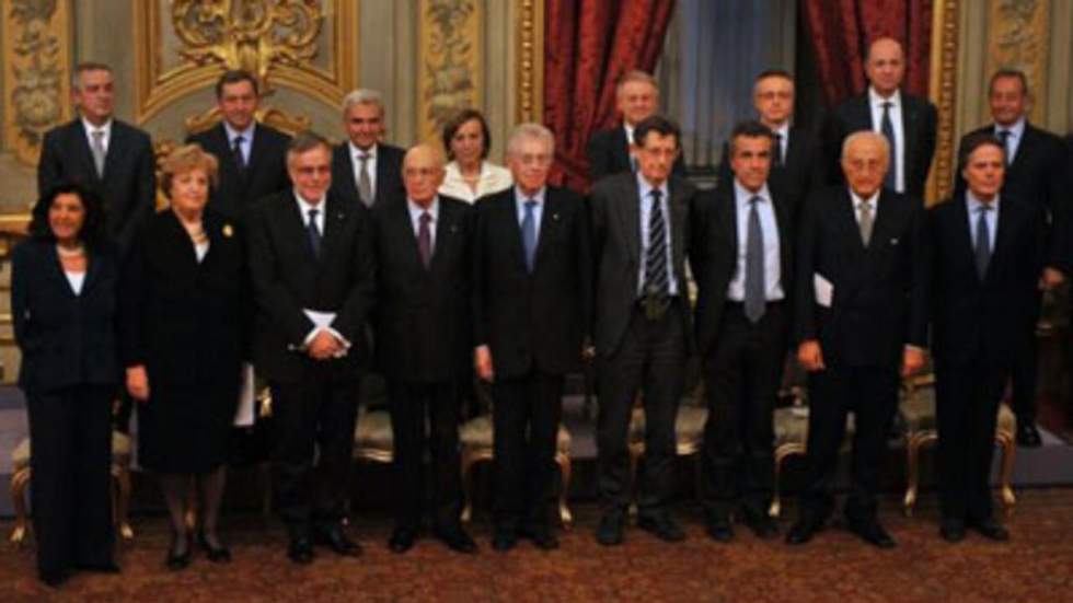 Mario Monti entend s'attaquer au système des retraites et au travail Mario Monti entend s'attaquer au système des retraites et au travail