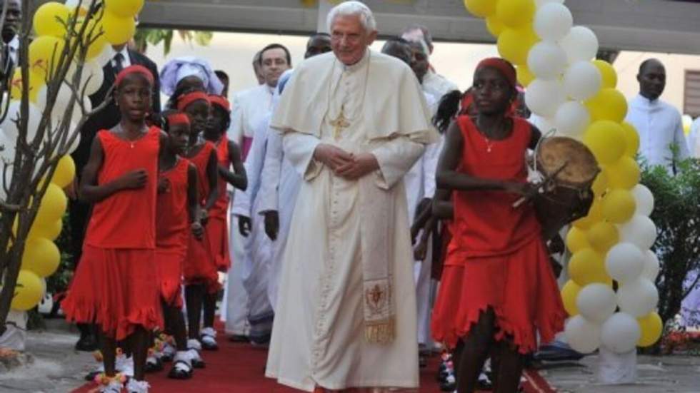 Benoît XVI clôt son voyage au Bénin par une messe géante