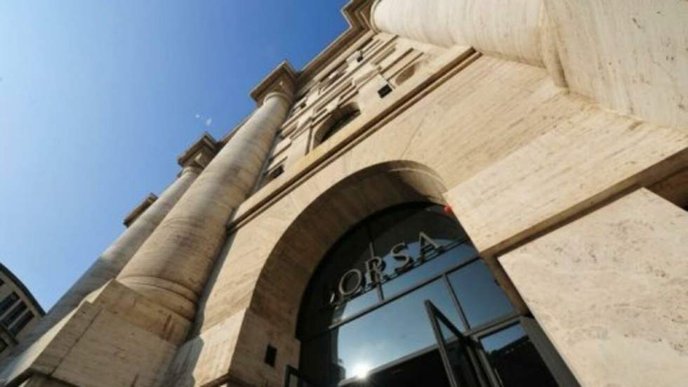 L'Italie continue d'emprunter à des taux jugés insoutenables L'Italie continue d'emprunter à des taux jugés insoutenables