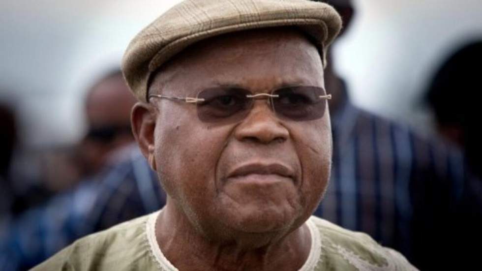 Tshisekedi veut prêter serment vendredi et appelle l'armée à lui obéir Tshisekedi veut prêter serment vendredi et appelle l'armée à lui obéir