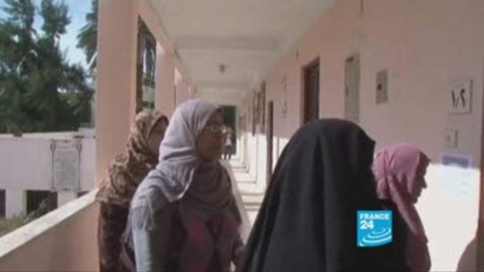 Les islamistes confirment leur domination lors de la deuxième phase des législatives Les islamistes confirment leur domination lors de la deuxième phase des législatives