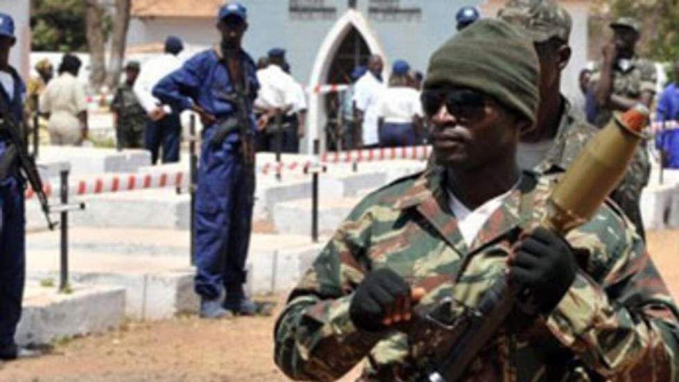 L'armée traque les auteurs du coup d'État militaire avorté L'armée traque les auteurs du coup d'État militaire avorté