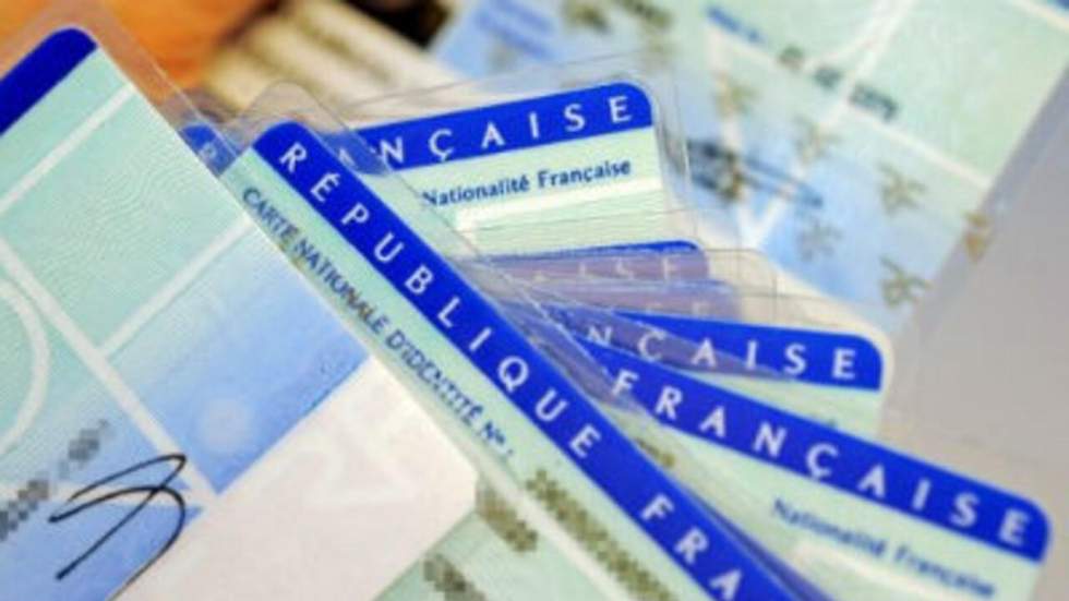 Paris durcit les conditions d'obtention de la nationalité française