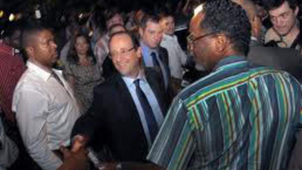 En visite en Guyane, François Hollande donne la réplique à Nicolas Sarkozy En visite en Guyane, François Hollande donne la réplique à Nicolas Sarkozy