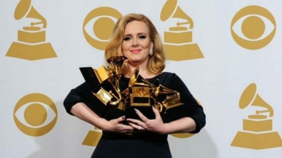 Adele triomphe aux Grammys Awards sur fond d'hommage à Whitney Houston