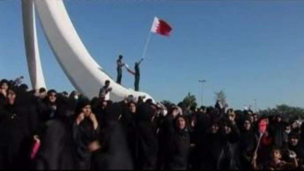 Des manifestants chiites se heurtent aux forces de l'ordre à Manama Des manifestants chiites se heurtent aux forces de l'ordre à Manama