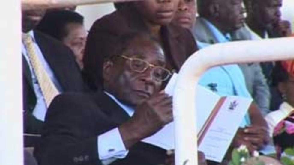 L'Union européenne lève les sanctions contre le Zimbabwe mais pas contre Mugabe L'Union européenne lève les sanctions contre le Zimbabwe mais pas contre Mugabe