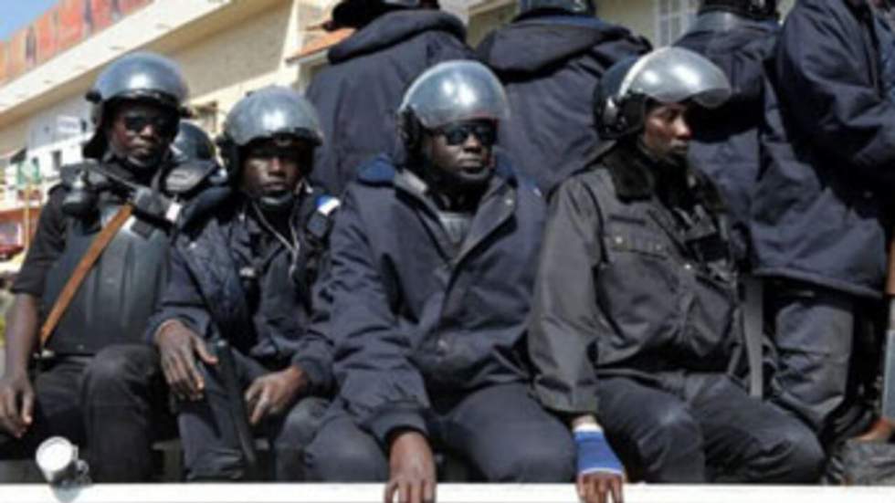 La police empêche un rassemblement anti-wade à Dakar La police empêche un rassemblement anti-wade à Dakar