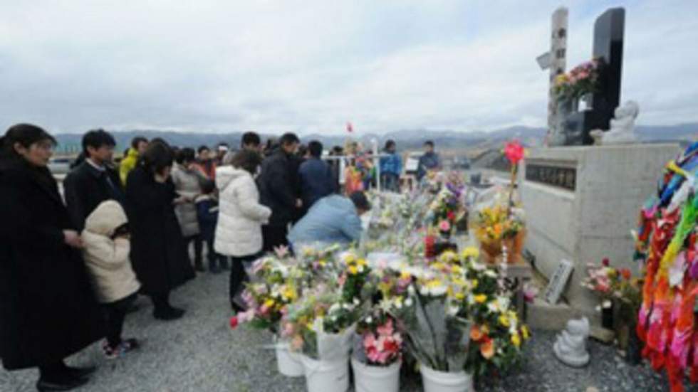 Le Japon rend hommage aux victimes de Fukushima