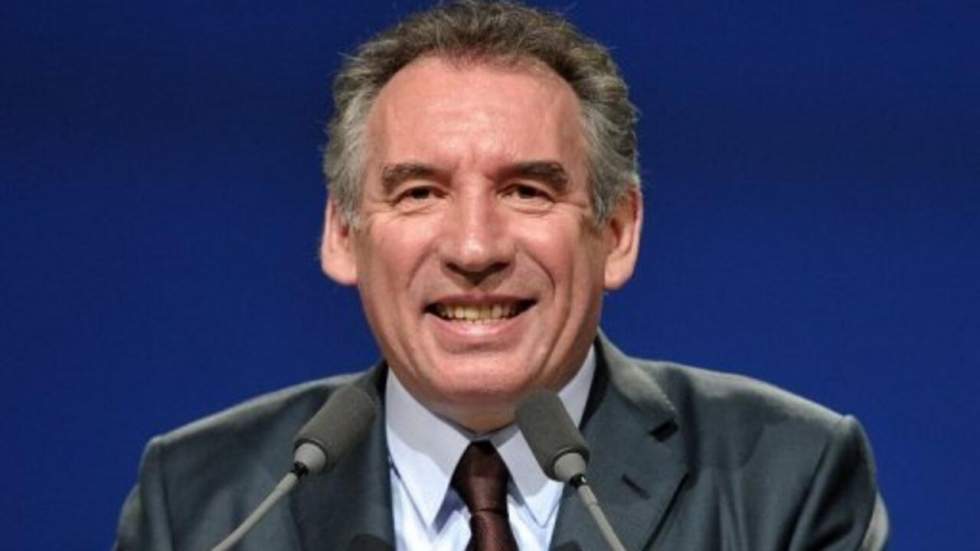 François Bayrou tient son premier grand meeting au Zénith de Paris