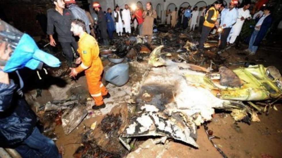 Un avion de ligne s'écrase près d'Islamabad faisant 127 morts