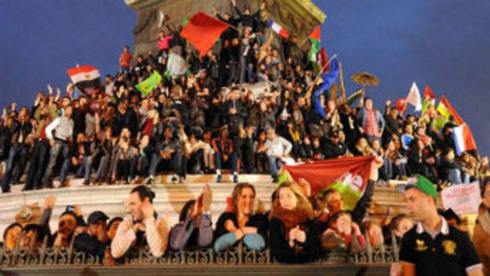 Les drapeaux étrangers brandis à la Bastille le soir du 6 mai créent la polémique Les drapeaux étrangers brandis à la Bastille le soir du 6 mai créent la polémique