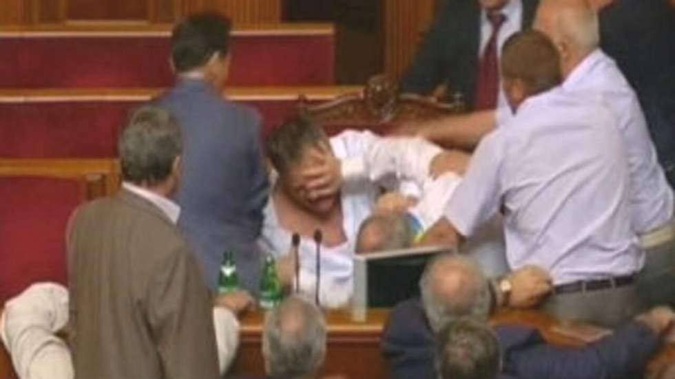 Bagarre générale au Parlement ukrainien, un député hospitalisé