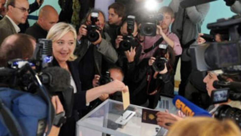 Marine Le Pen en tête à Hénin-Beaumont, Jean-Luc Mélenchon se retire