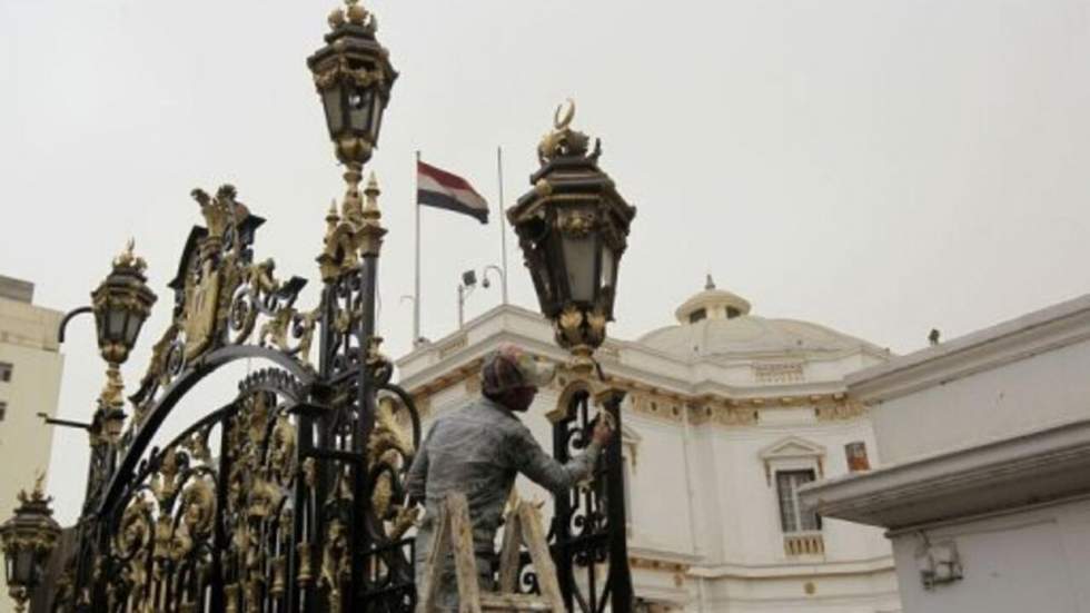 Le président Mohamed Morsi annule la dissolution de l'Assemblée du peuple Le président Mohamed Morsi annule la dissolution de l'Assemblée du peuple