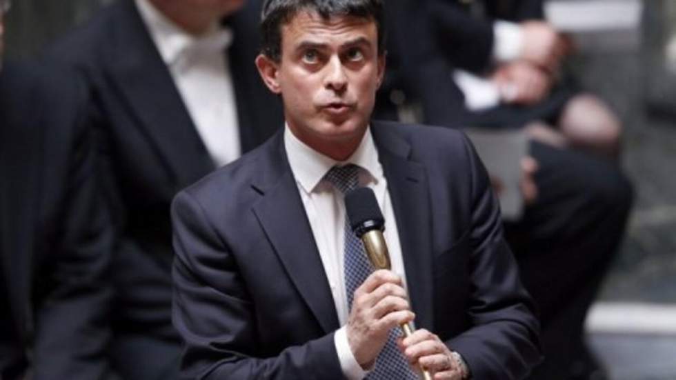 Manuel Valls veut défaire la politique de Claude Guéant sur la naturalisation