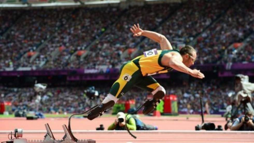 Amputé des jambes, Oscar Pistorius se qualifie pour les demi-finales du 400m