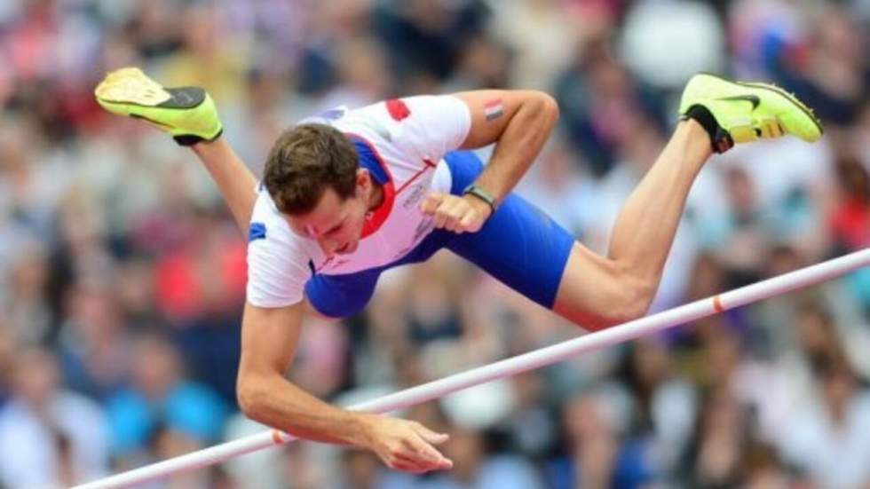 Les perchistes français Renaud Lavillenie et Romain Mesnil se hissent en finale