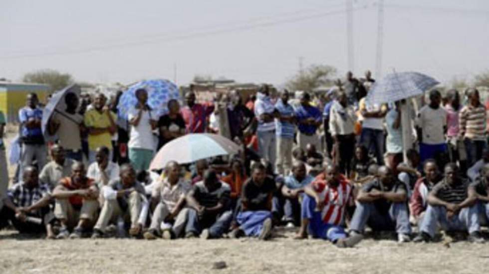 Inhumation d'une vingtaine de mineurs tués à Marikana