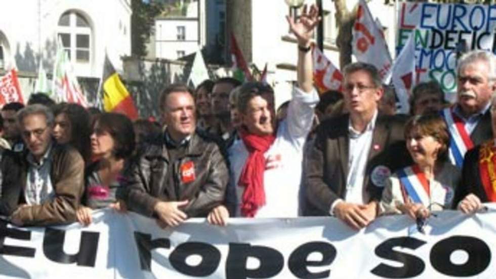 Manifestation anti-austérité à Paris : "Hollande, c’est du Sarko light !"