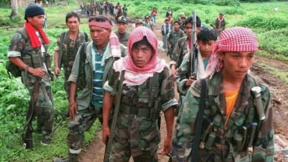 Les rebelles musulmans et le gouvernement philippin signent un accord de paix Les rebelles musulmans et le gouvernement philippin signent un accord de paix