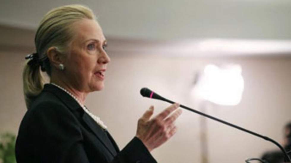 Hillary Clinton "assume la responsabilité" de la gestion de l'attaque de Benghazi