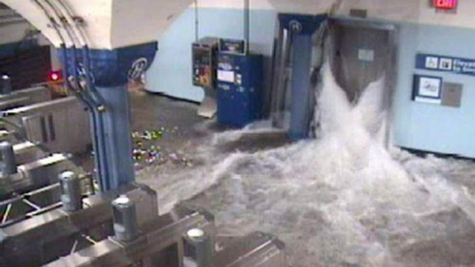 En images : New York sous les eaux, la côte est frappée de plein fouet