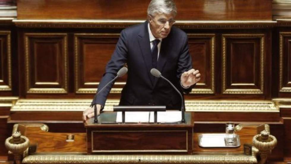 Sans-papiers : le Sénat approuve la création "d'une retenue" pour remplacer la garde à vue Sans-papiers : le Sénat approuve la création "d'une retenue" pour remplacer la garde à vue