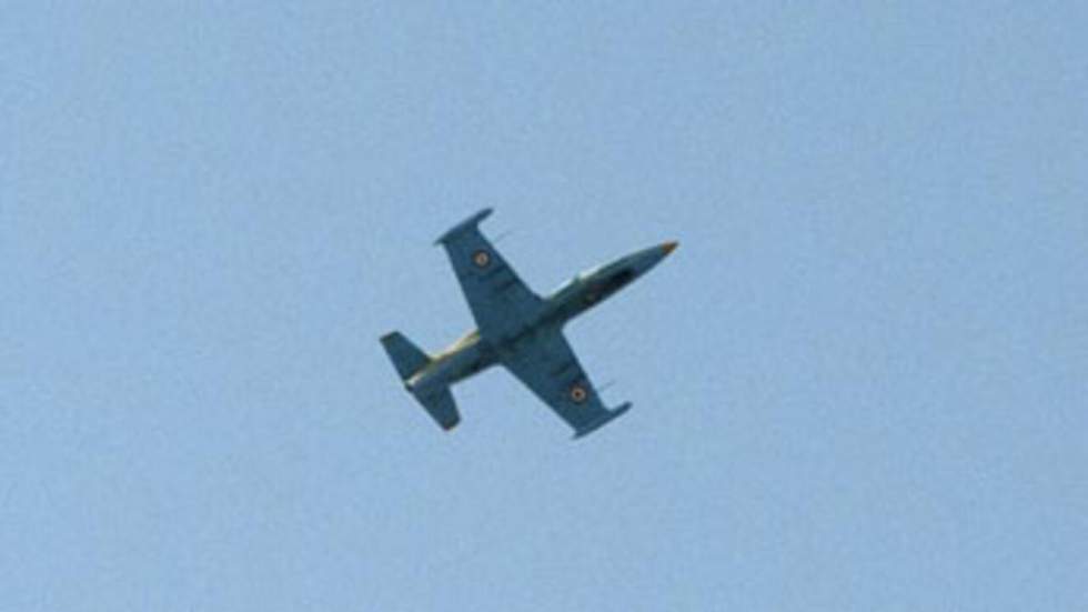 Un avion de l'armée syrienne bombarde un village près de la frontière turque
