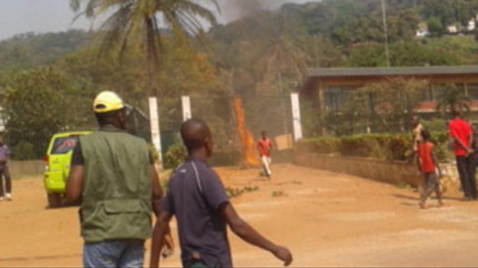 L'ambassade de France à Bangui visée par une violente manifestation