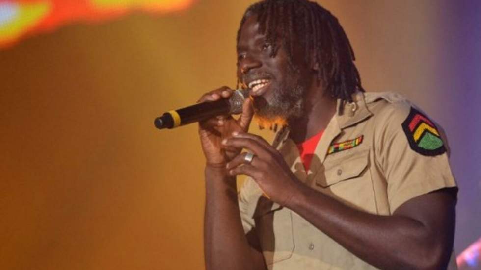 Tiken Jah Fakoly écrit une chanson pour "soutenir le Mali dans l'épreuve" Tiken Jah Fakoly écrit une chanson pour "soutenir le Mali dans l'épreuve"