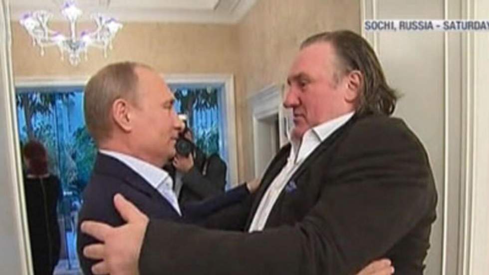 Dans la résidence de Poutine, Depardieu reçoit son passeport russe