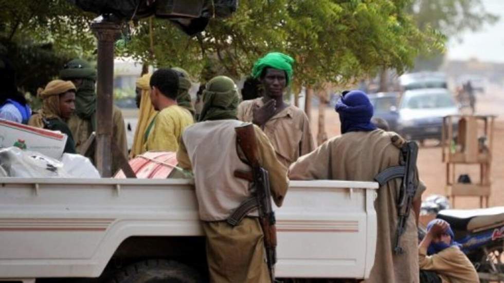 En route vers le Sud, les djihadistes essuient des tirs de sommation de l'armée En route vers le Sud, les djihadistes essuient des tirs de sommation de l'armée