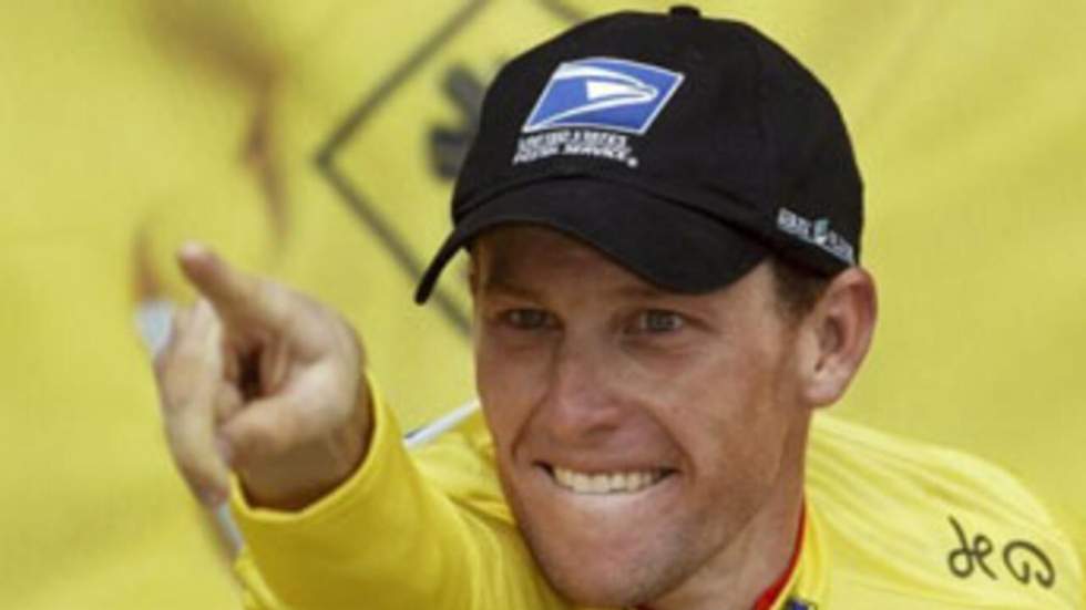 Dopage : Lance Armstrong poursuivi pour "fraude" par des lecteurs